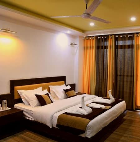 Hotel Ravine Palace, Lansdowne