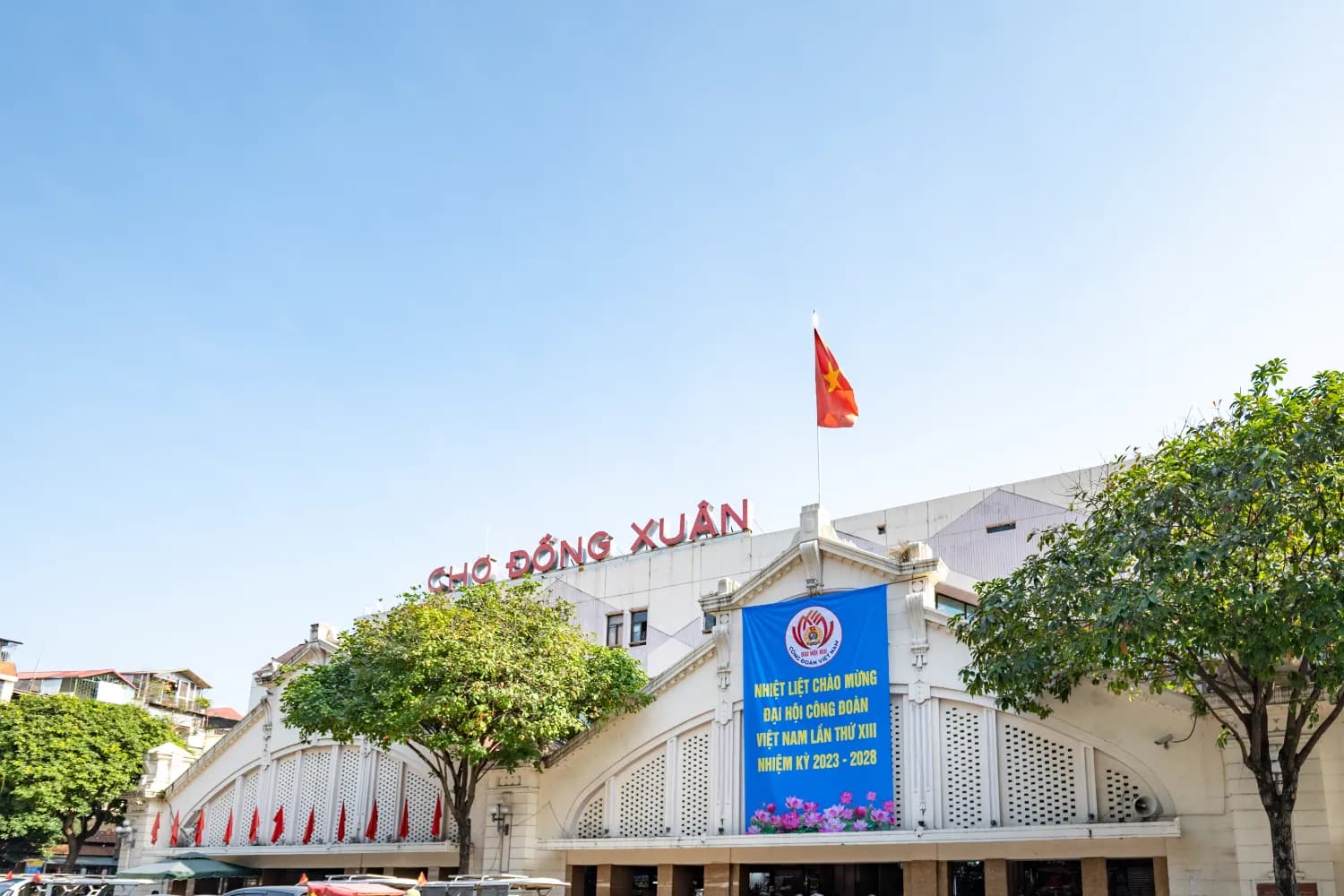 Dong Xuan market in Hanoi