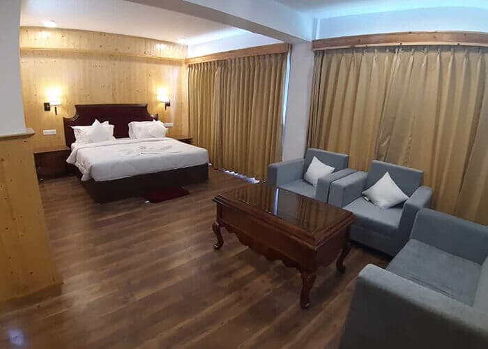 Retreat Crassula Ovata