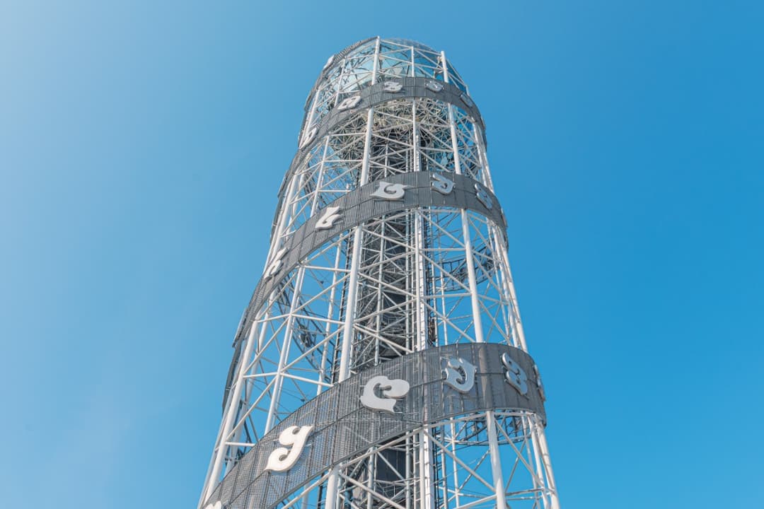 Giant DNA-Like Structure