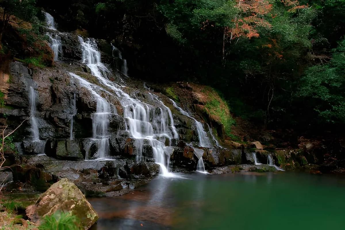 Side view of Elephant Falls