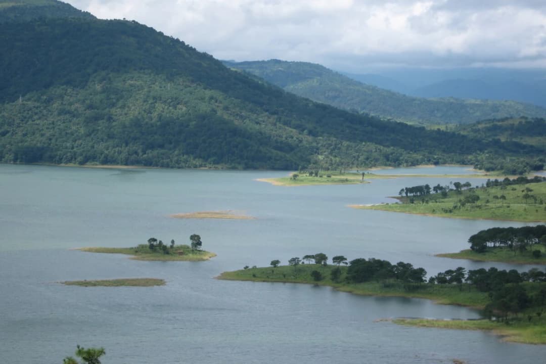 Lake Viewpoints Along Highway