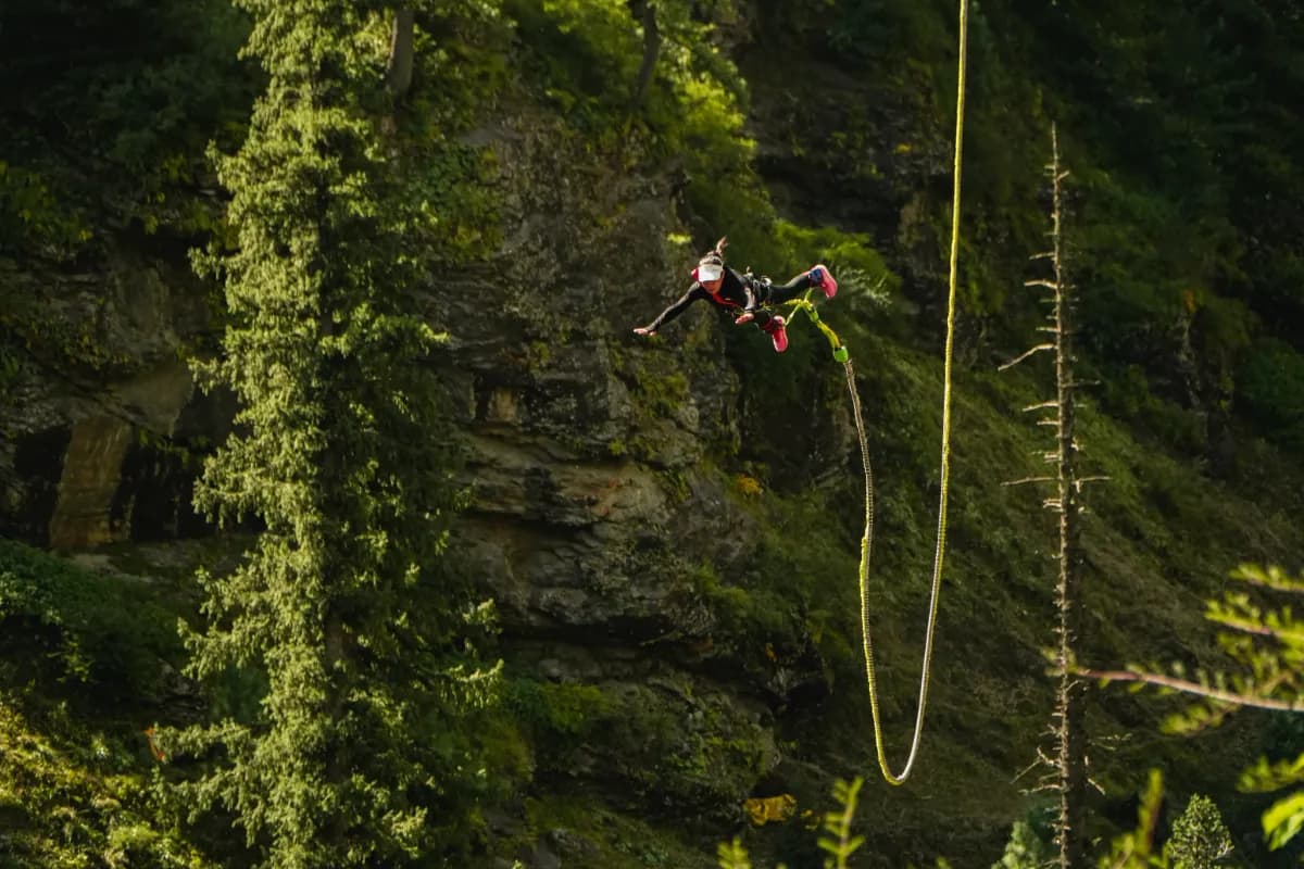 Bungee jumping in Manali