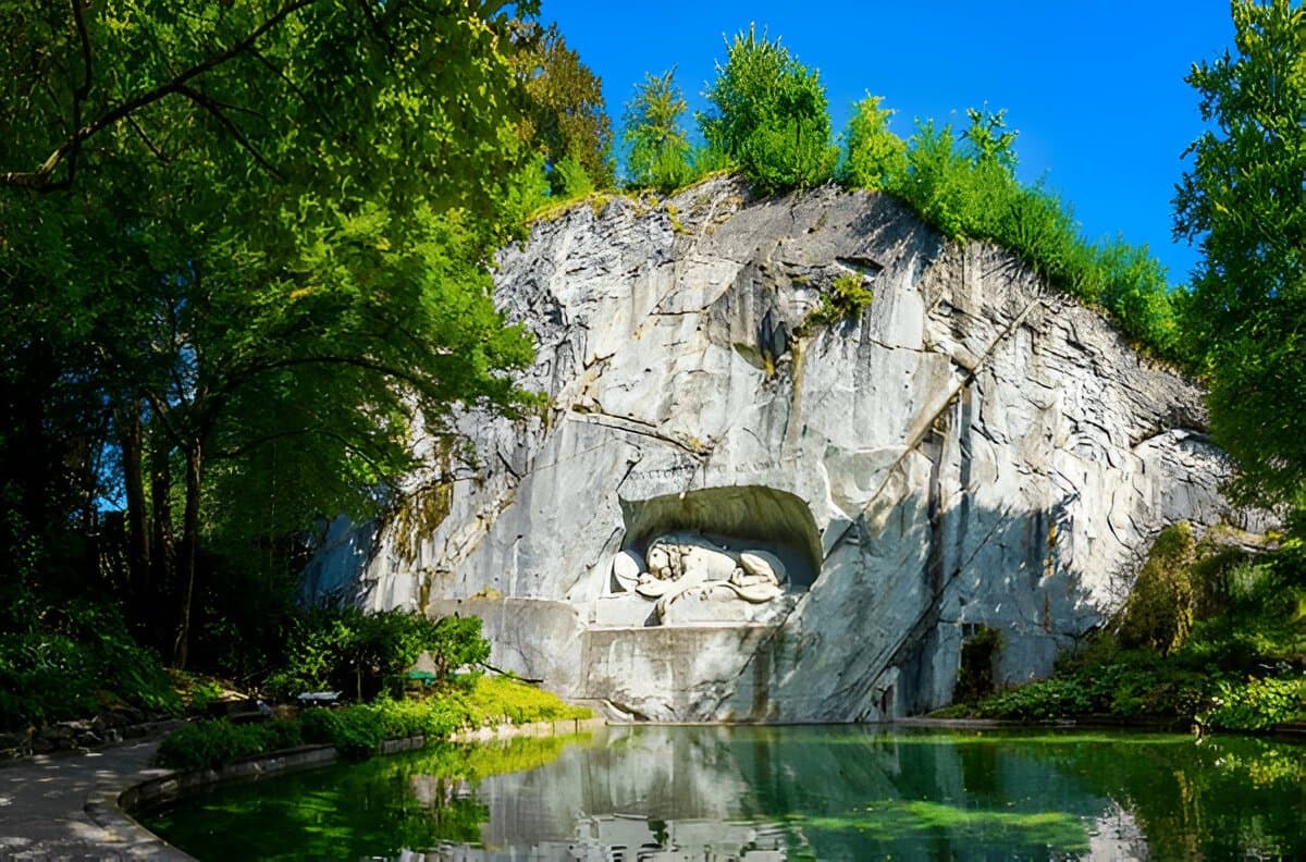 Lion Monument