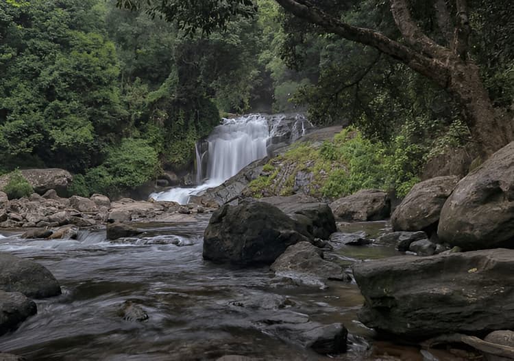 Lakkam Waterfalls