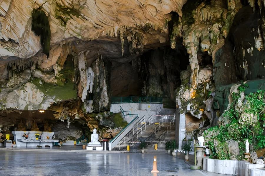 KeK Lok Tong Cave Temple