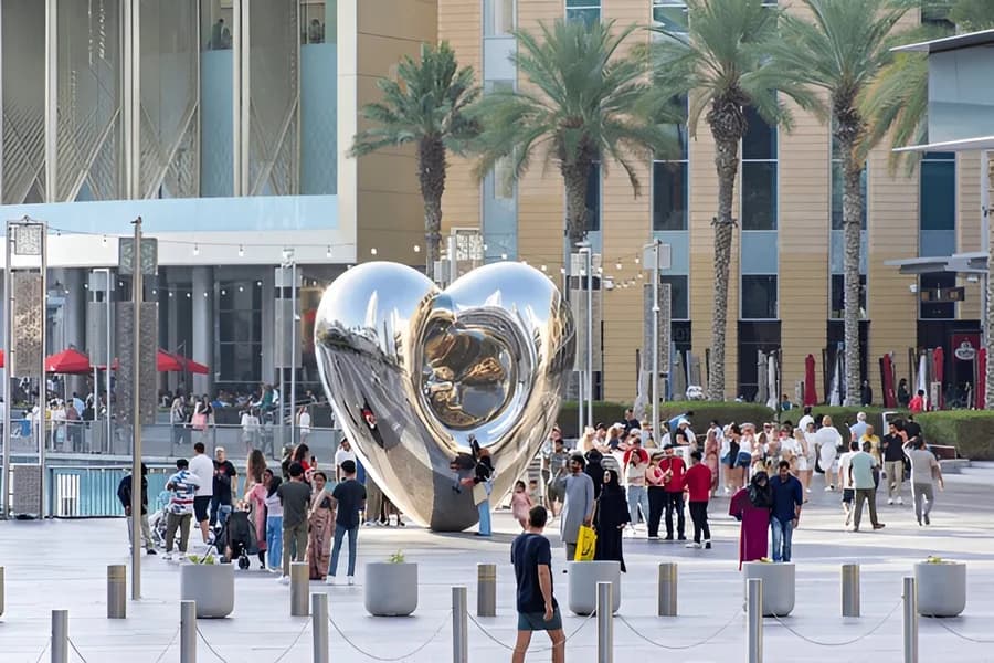 Shoulder Season: April to May & September to October