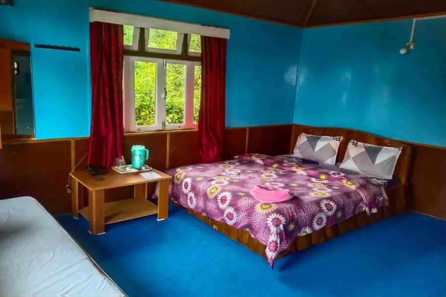 Hotel Himalayan Resort