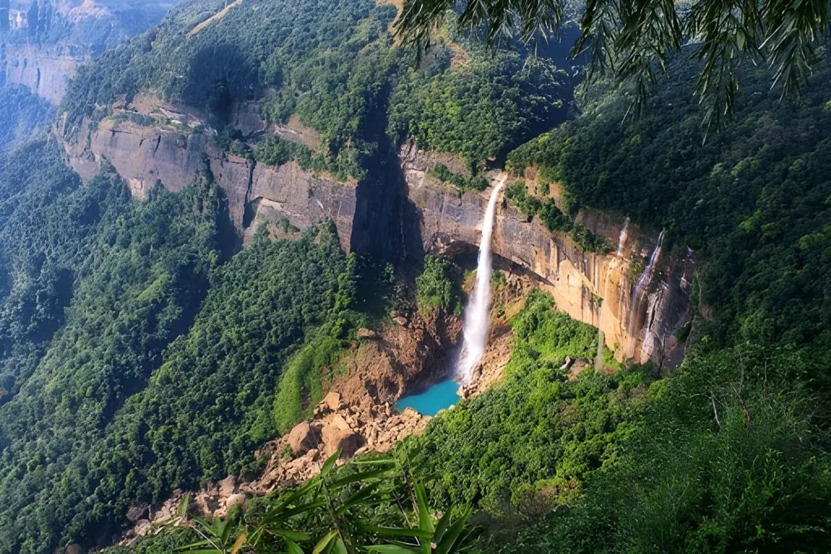 Nohkalikai Falls