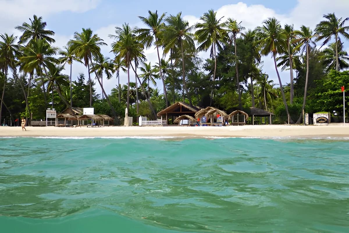 Uppuveli Beach