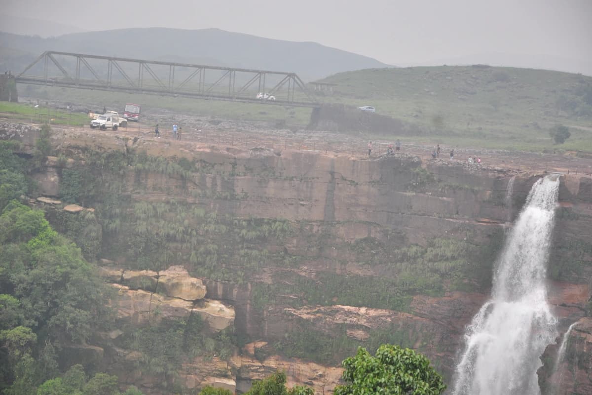 Tourists enjoying the Dainthlen Falls