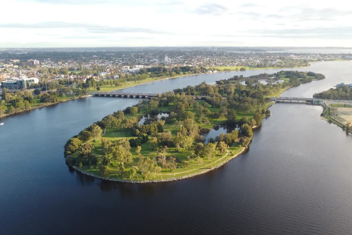 Heirisson island