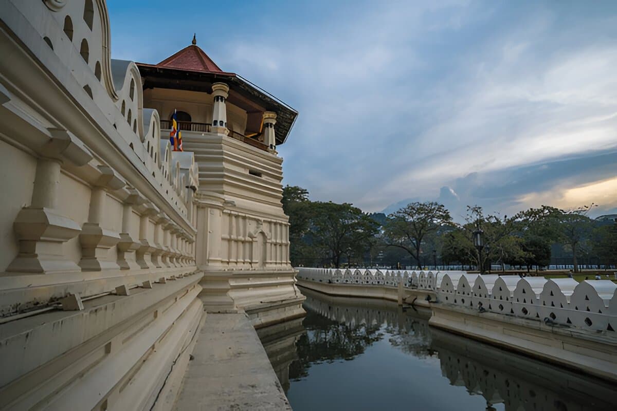 The Temple of the Sacred Tooth Relic