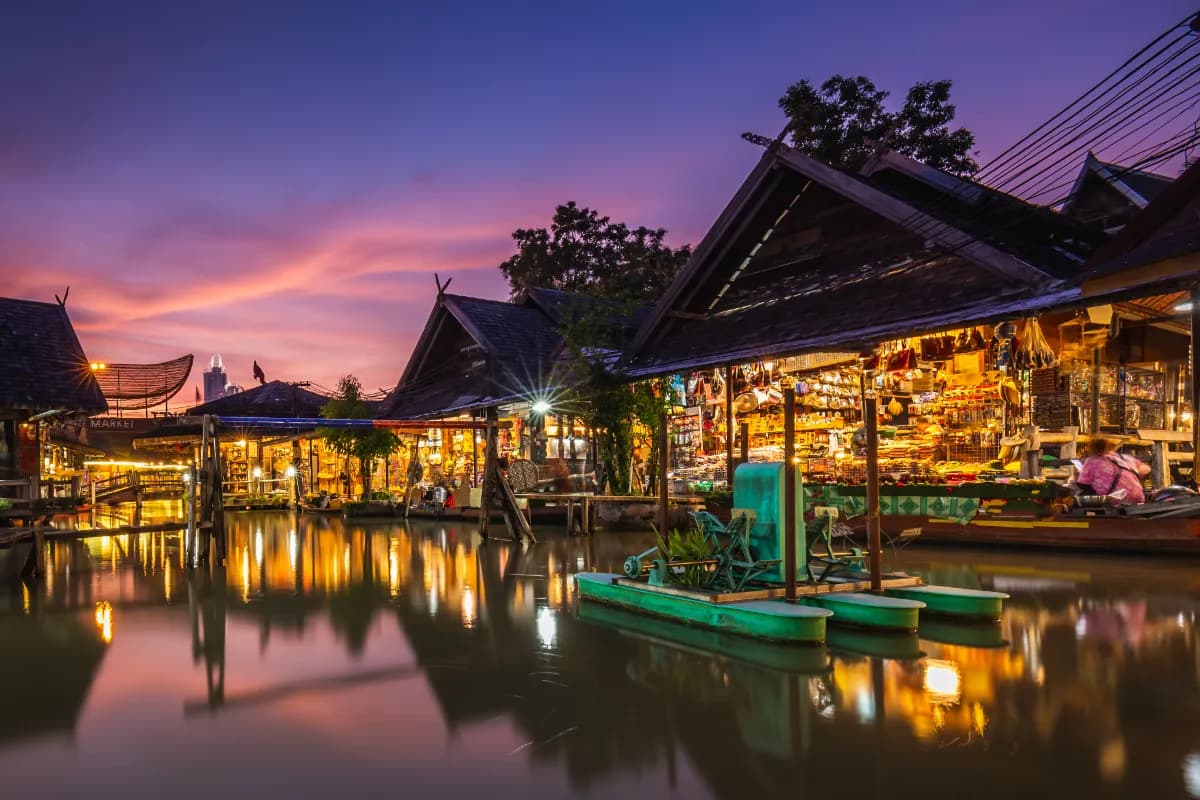 Sunset at famous Pattaya Floating Market
