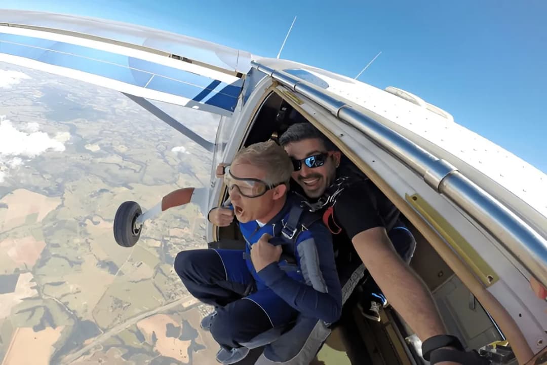 Safe and Guided Jumps