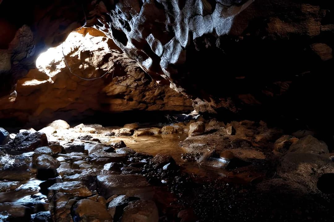 Arwah Cave Walk