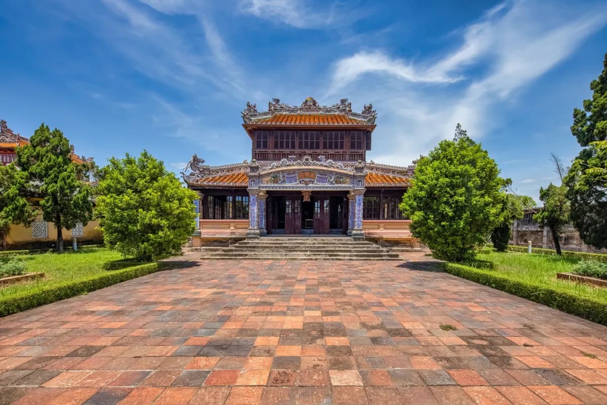 Wonderful view of the Truong Lang area to the Imperial City