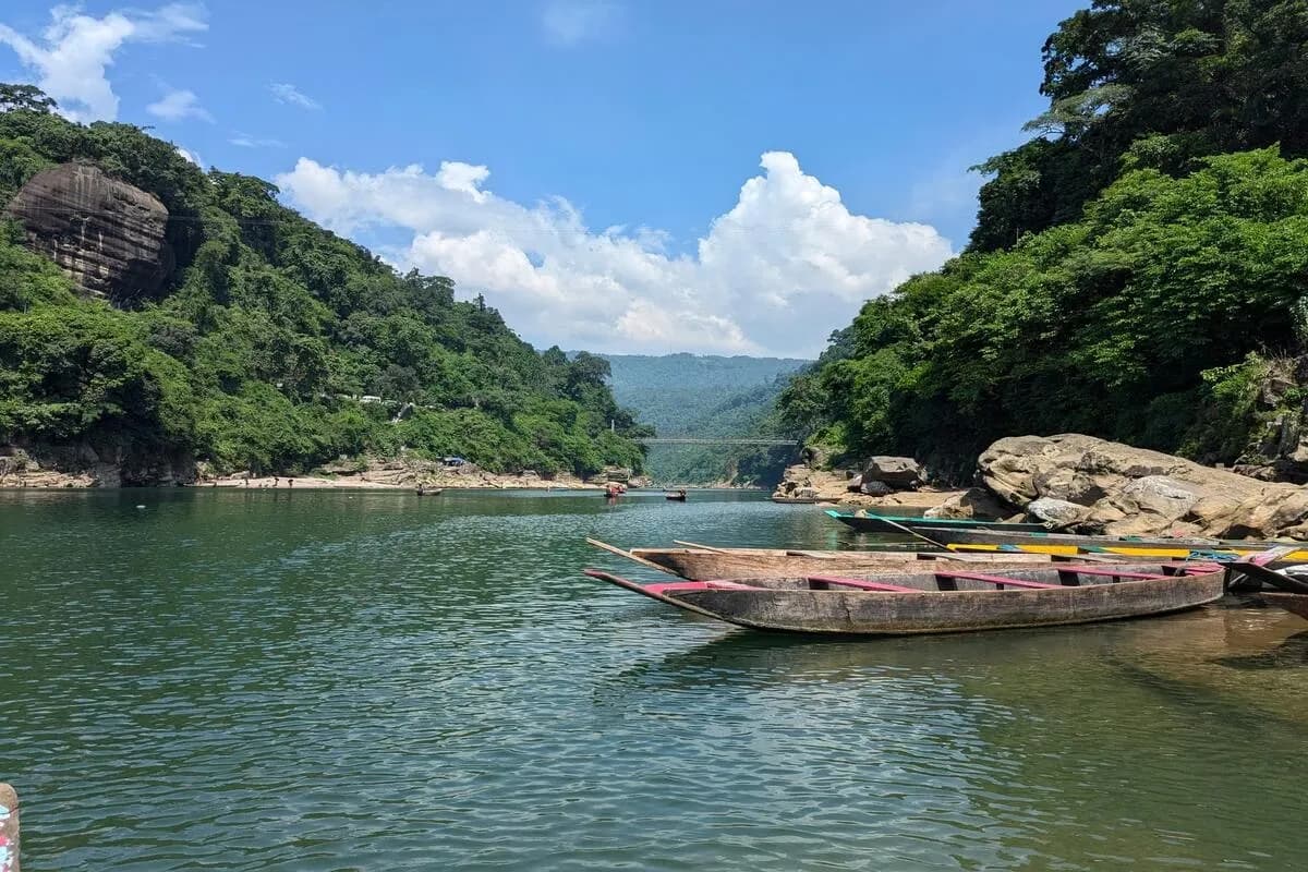 Boat ride on Umngot River