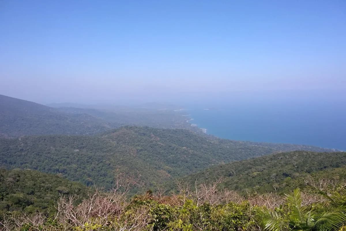 Saddle Peak National Park