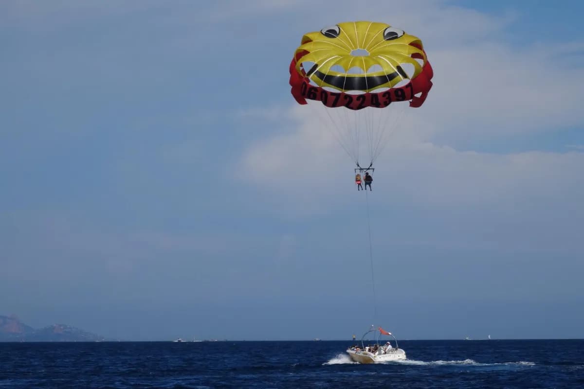 Parasailing in Bali