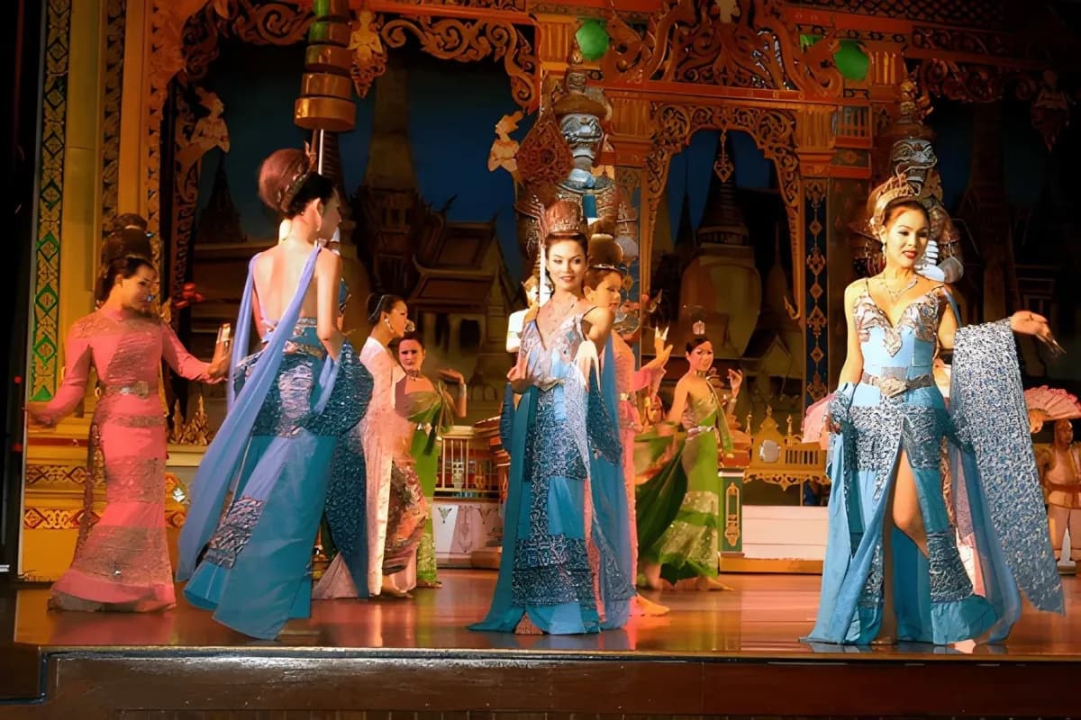 Alcazar Cabaret Show in Pattaya