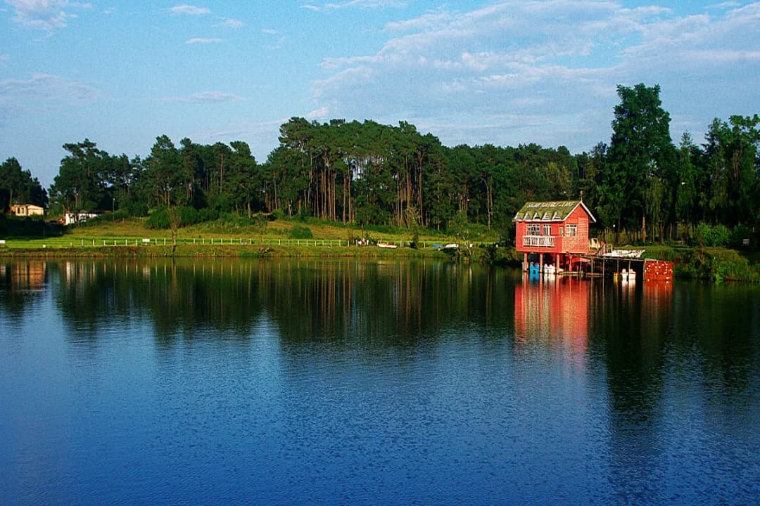 Thadlaskein Lake Picnic: