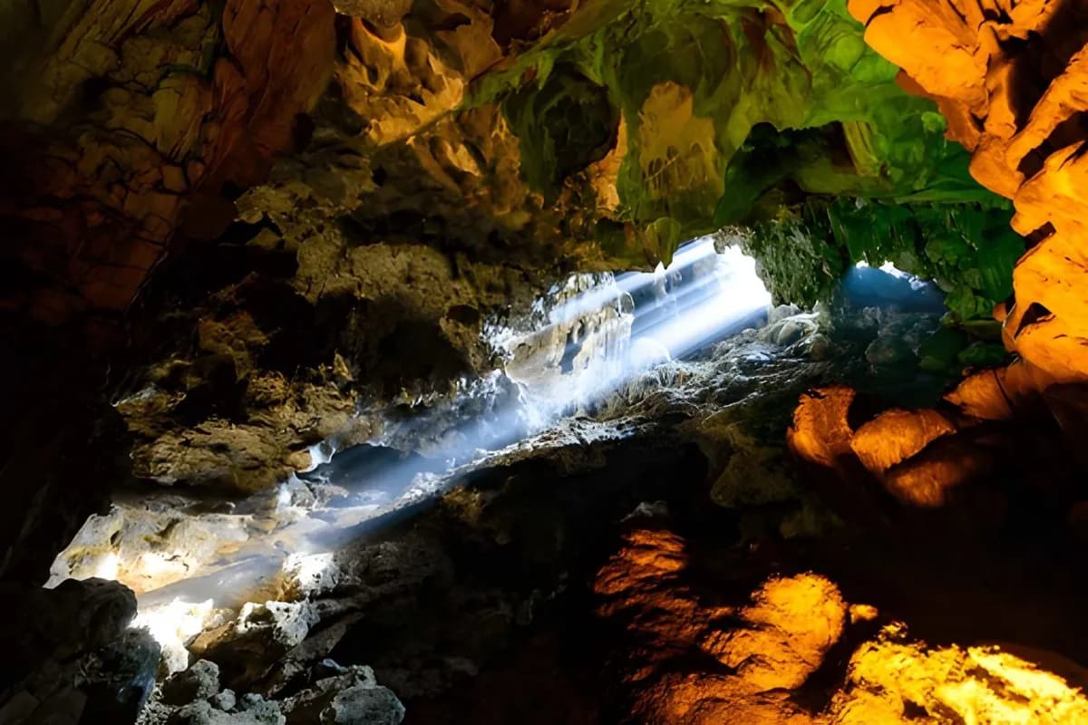 Sunlight spot in Dau Go Cave