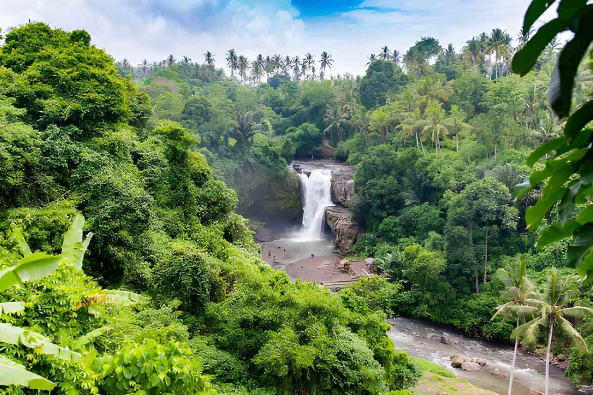 Tegenungan Waterfall
