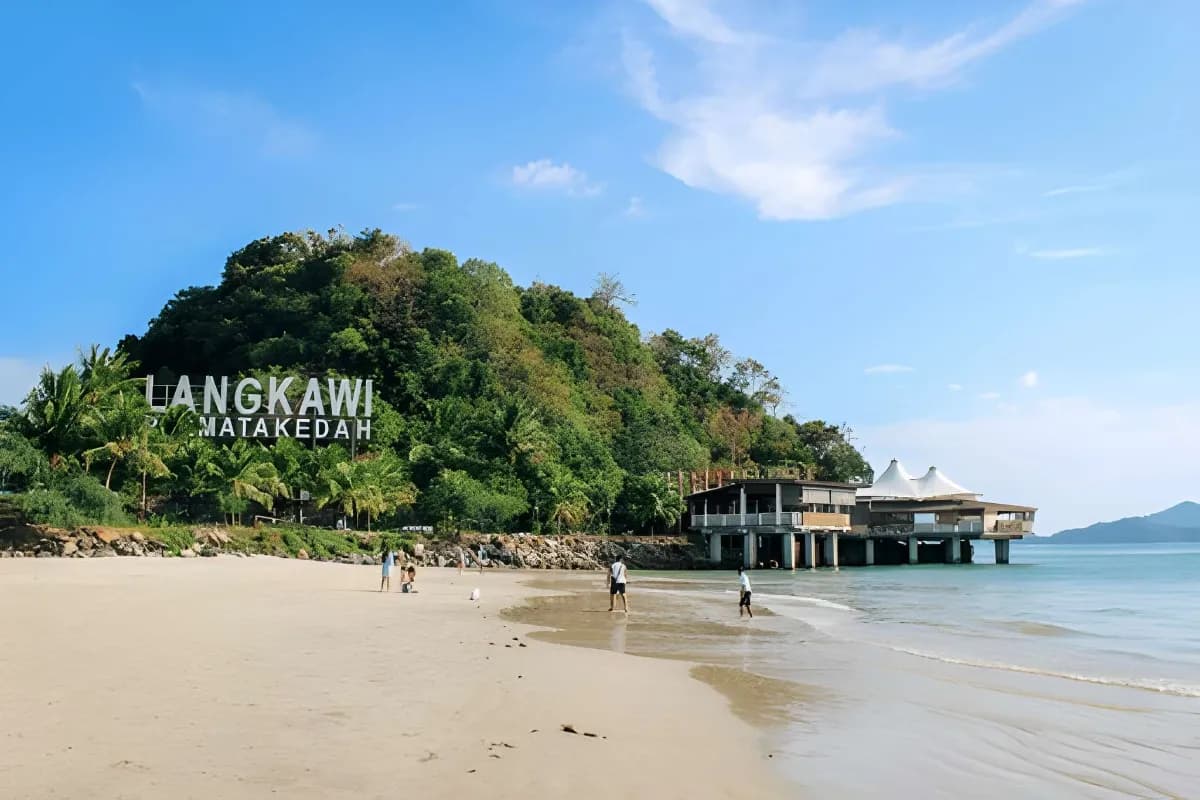 Pantai Cenang Beach