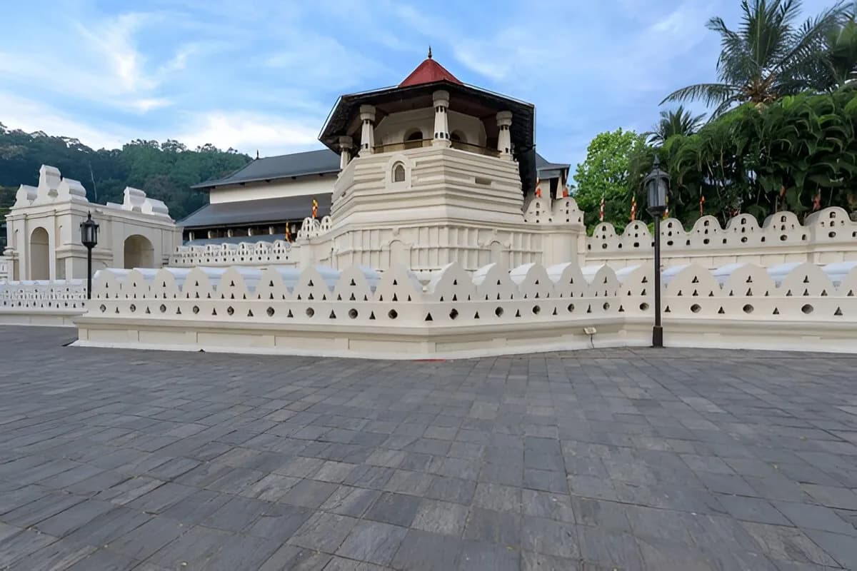 The Temple of the Sacred Tooth Relic