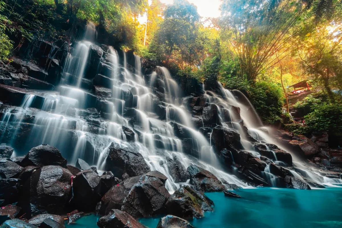 Kanto Lampo Waterfall View