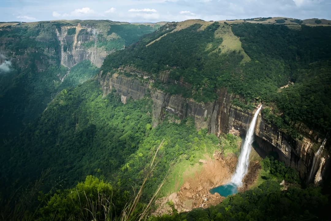 Nohkalikai Falls View