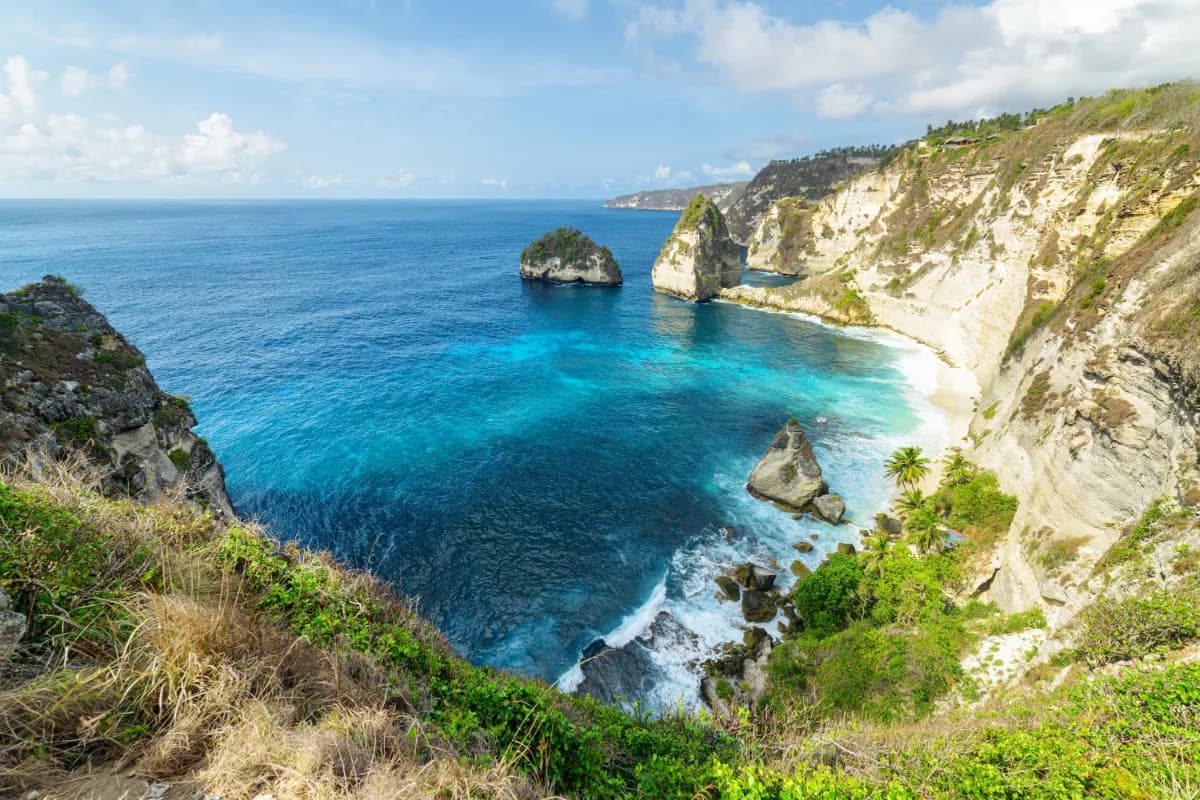 Awesome view of Diamond Beach at Nusa Penida