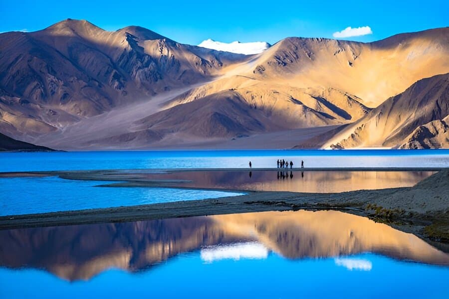 These 10 Ladakh Lakes Look Fake But They Are 100 Percent Real