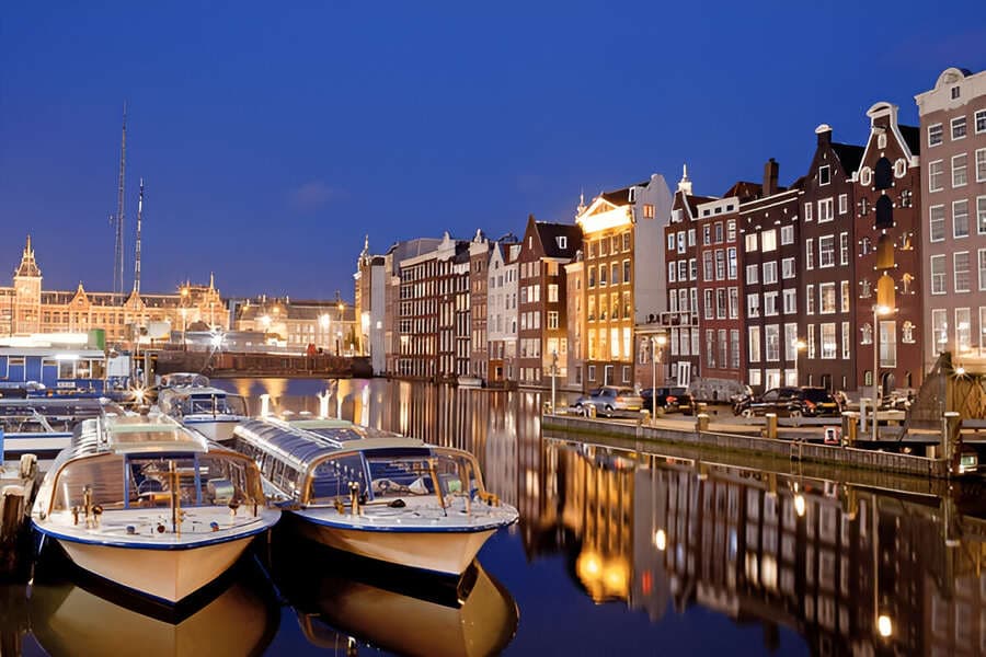 Cruise on Amsterdam Canals