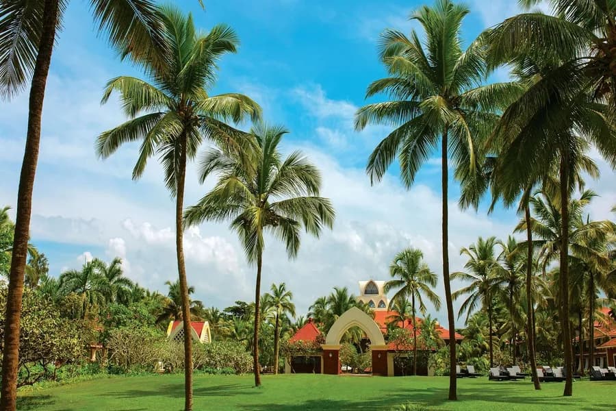 Ramada Caravela Beach Resort