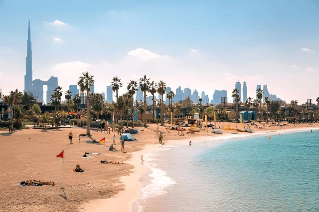 La Mer Beach