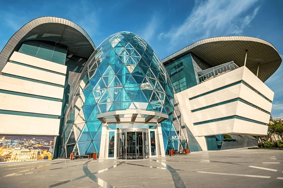 Stroll Along the Bulvar