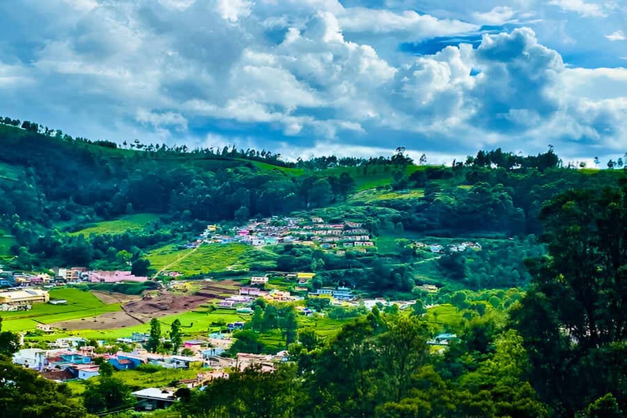 Experience romance with a Low-Budget Honeymoon in Ooty