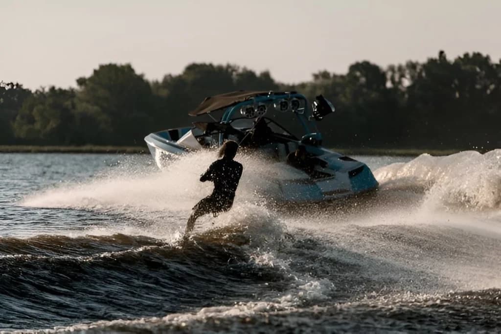Wakeboarding in Goa