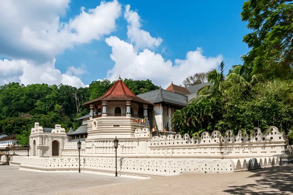 Temple of the Sacred Tooth Relic (Sri Dalada Maligawa)
