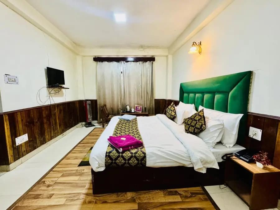 Hotel Silverland – Manali