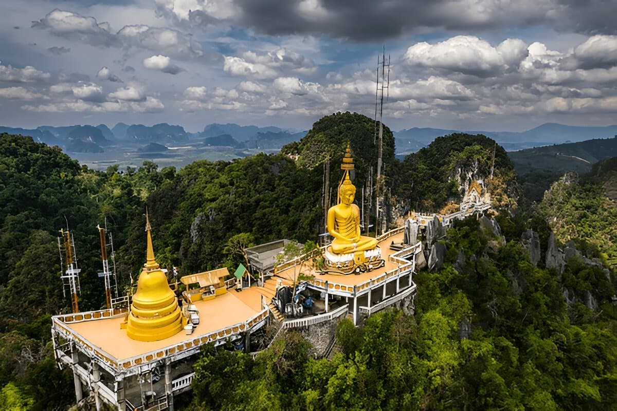 Wat Tham Suea