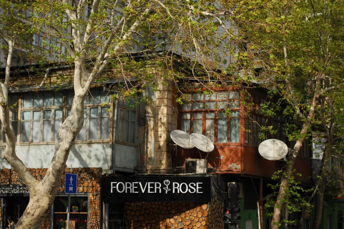 Forever Rose Cafe