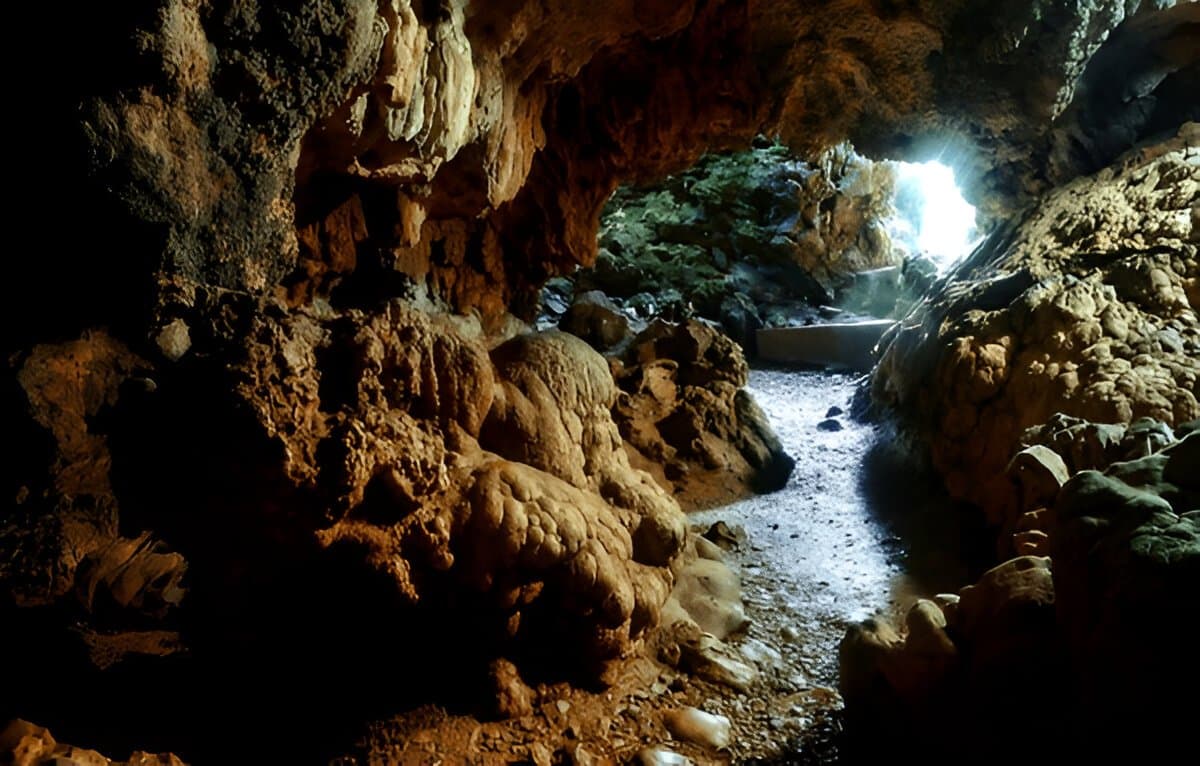 Mawsmai Cave