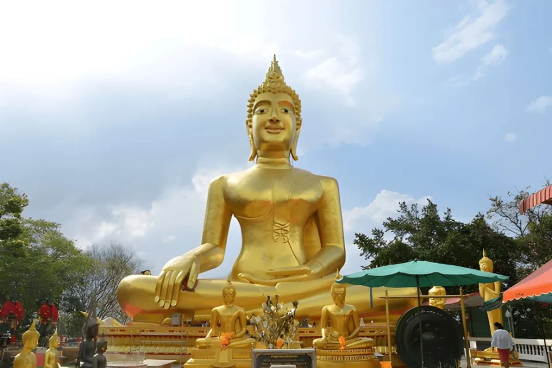 Nearby Big Buddha Temple
