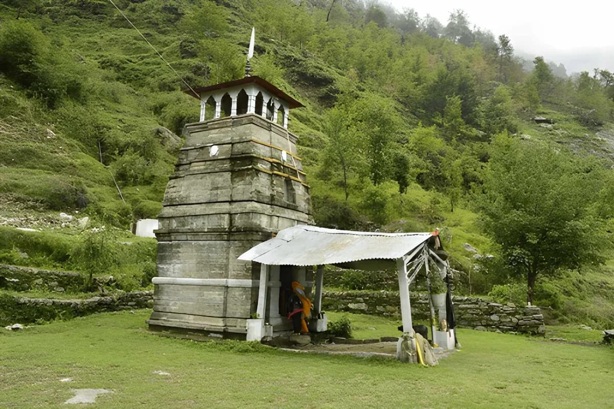 Omkar Ratneshwar Mahadev Temple