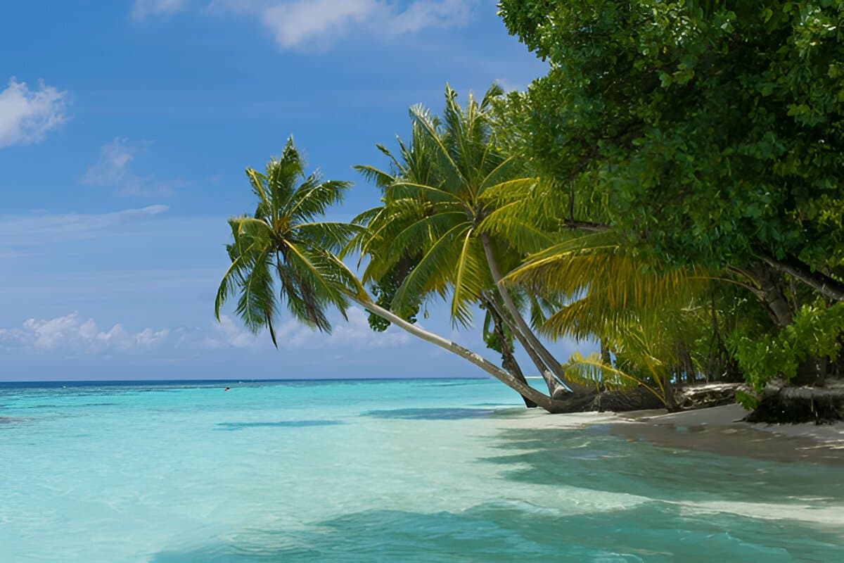 Kalpeni Beach