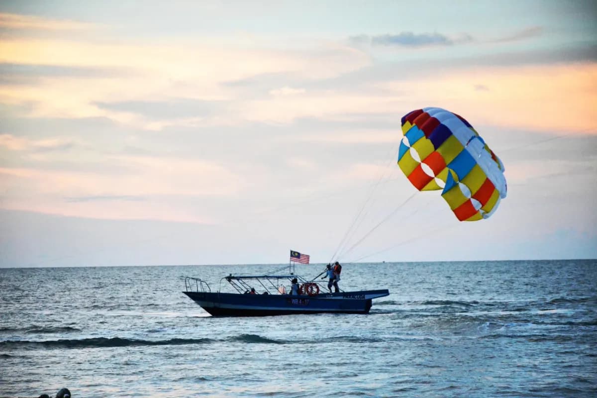 Parasailing in Bali