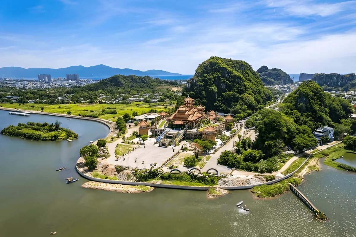 The Marble Mountains